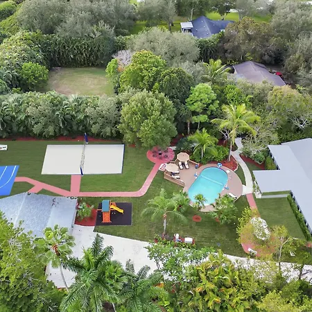 Spacious 8Br With Guesthouse, Pool & Tons Of Games
